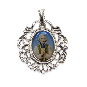 MD129432 - Medalha São João Maria Vianney Camafeu Níquel - 5x4,2cm