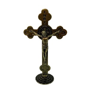 CU830065 - Crucifixo de Mesa Metal Ouro Velho São Bento - 22,5x14cm
