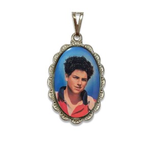 MD128465 - Medalha São Carlo Acutis Rendada Níquel - 4x2,5cm