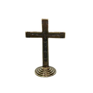 CU830038 - Crucifixo de Mesa Cruz do Nada Metal Ouro Velho - 11,5x5cm (620)