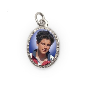 MD103851P10 - Medalha de Alumínio Oval Grande Prata c/ 10un. São Carlo Acutis - 2x1,3cm